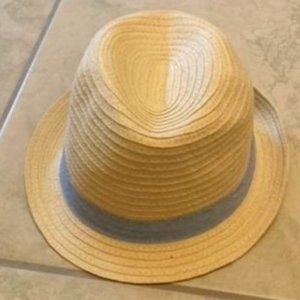 NWT Crazy 8 straw hat in M/L